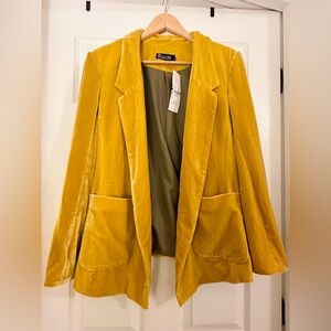 Women’s “Velvet” Blazer NWT (Large)